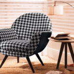 Poltrona e mesa lateral pé palito